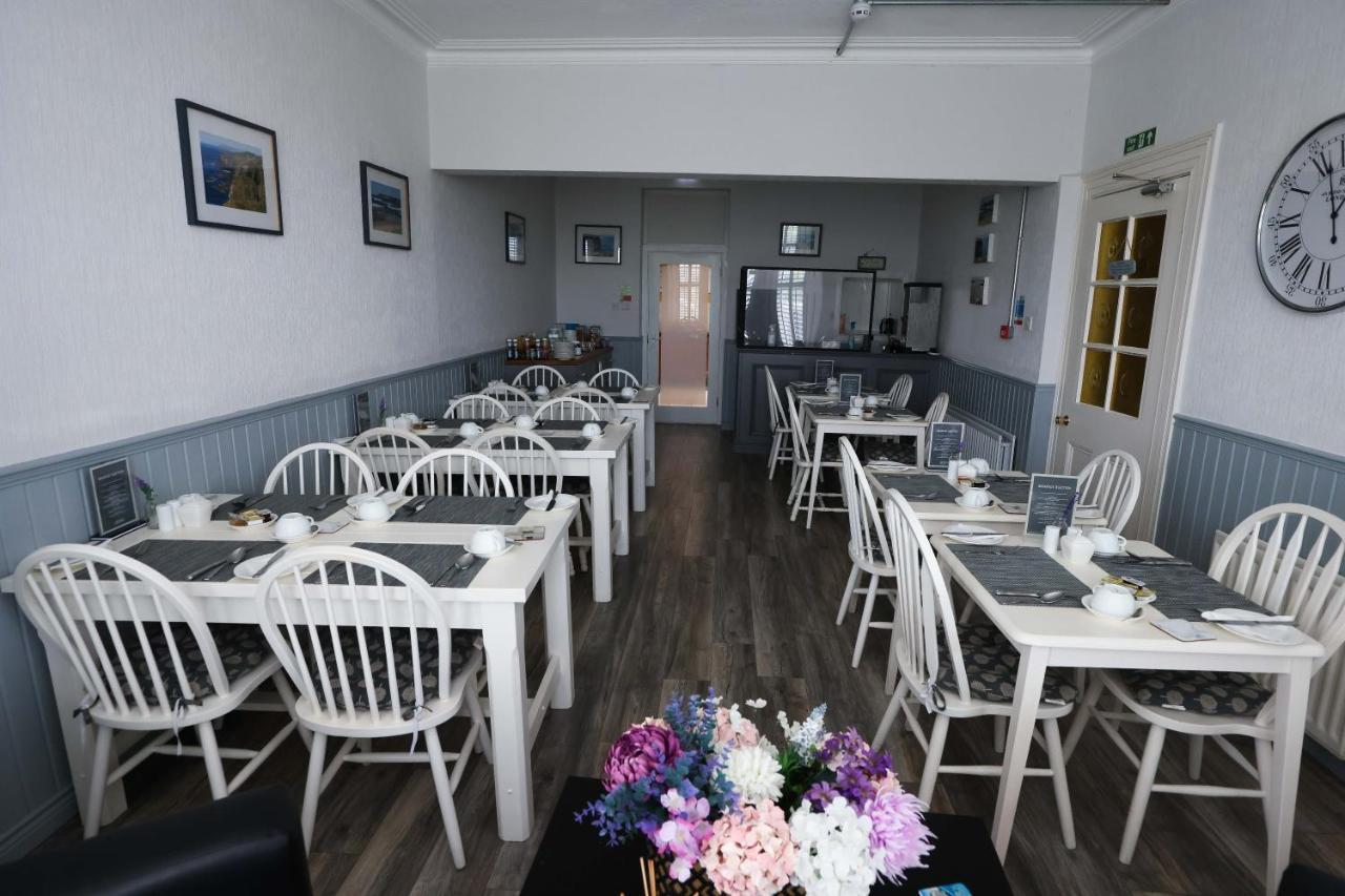 Mandalay Hotel Portrush Buitenkant foto