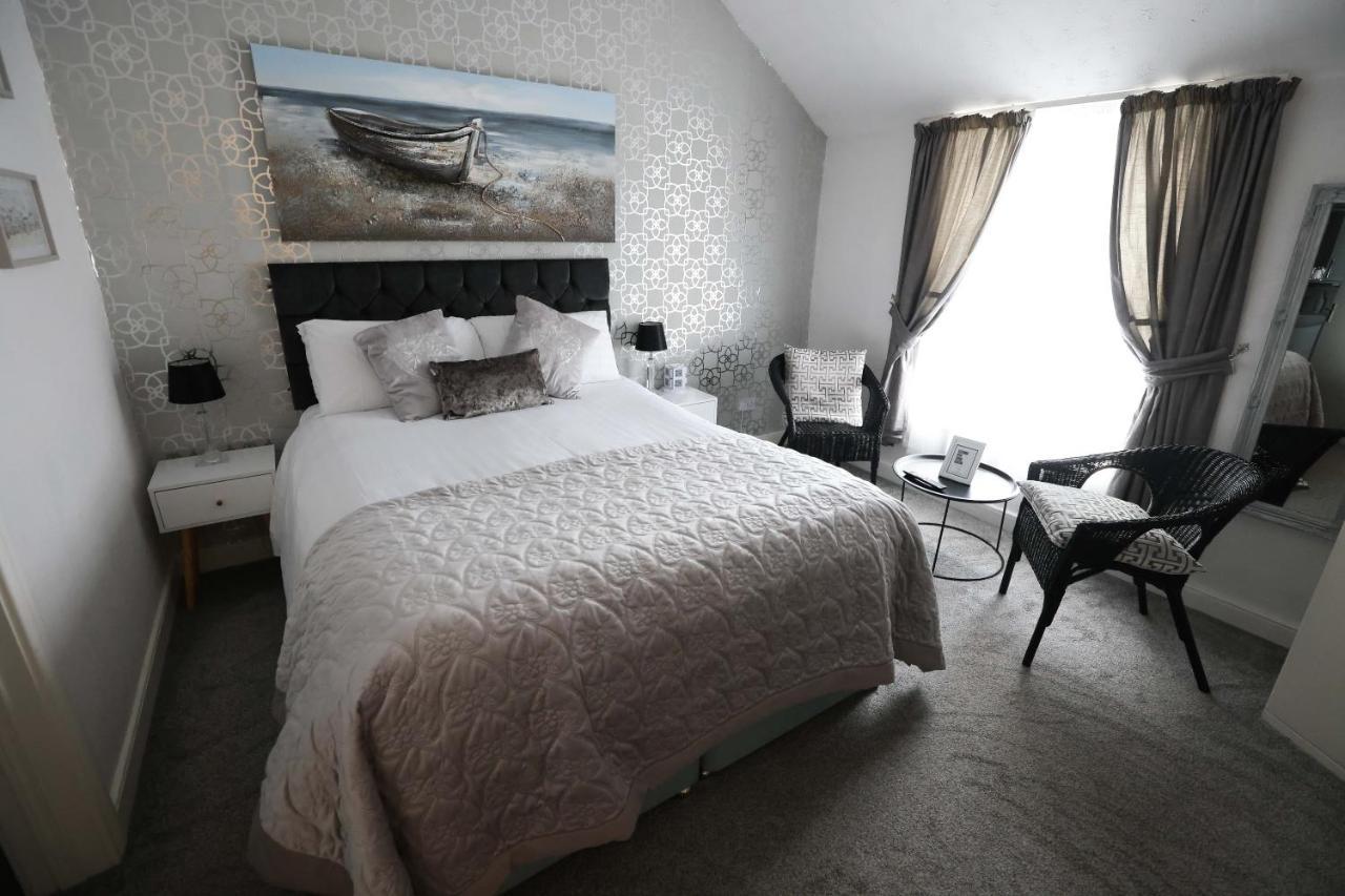 Mandalay Hotel Portrush Buitenkant foto