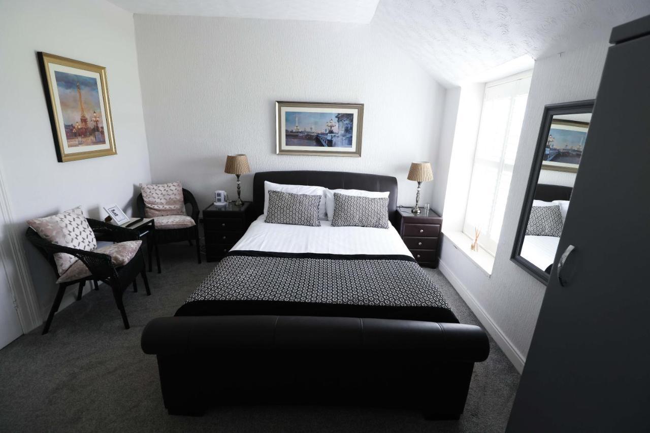 Mandalay Hotel Portrush Buitenkant foto