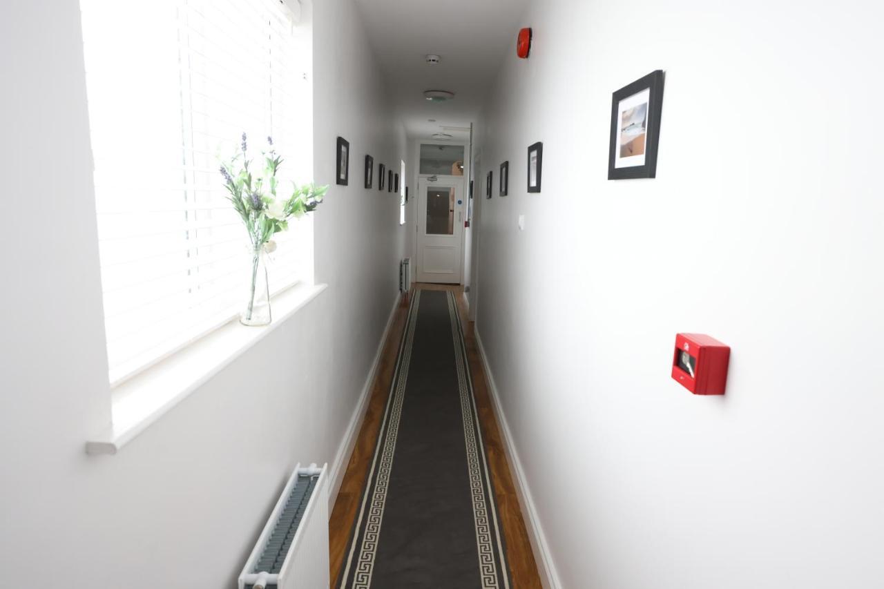 Mandalay Hotel Portrush Buitenkant foto