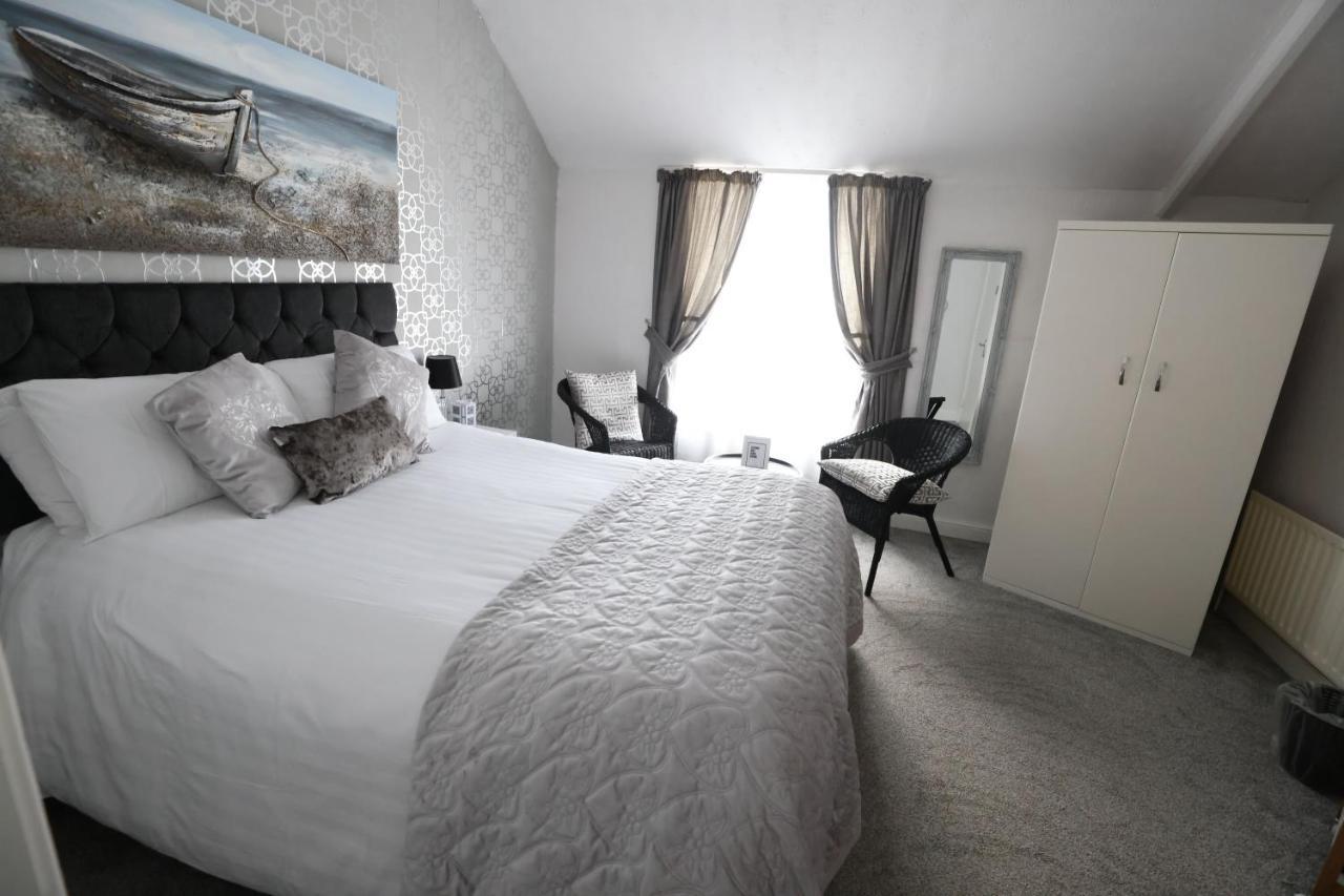 Mandalay Hotel Portrush Buitenkant foto